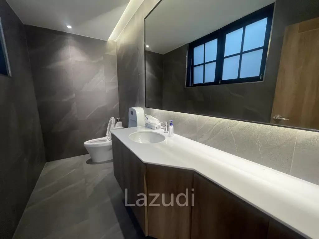 Ultra Luxury 5-Storey Commercial Building in Khlong Tan Nuea Watthana Bangkok