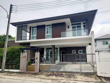 4-Bedroom House For Sale At 88 Land and House Koh Kaew Phuket