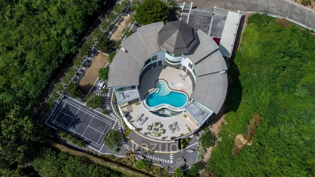 Incredible 7-Bedroom Mansion with Sea and Sunset View