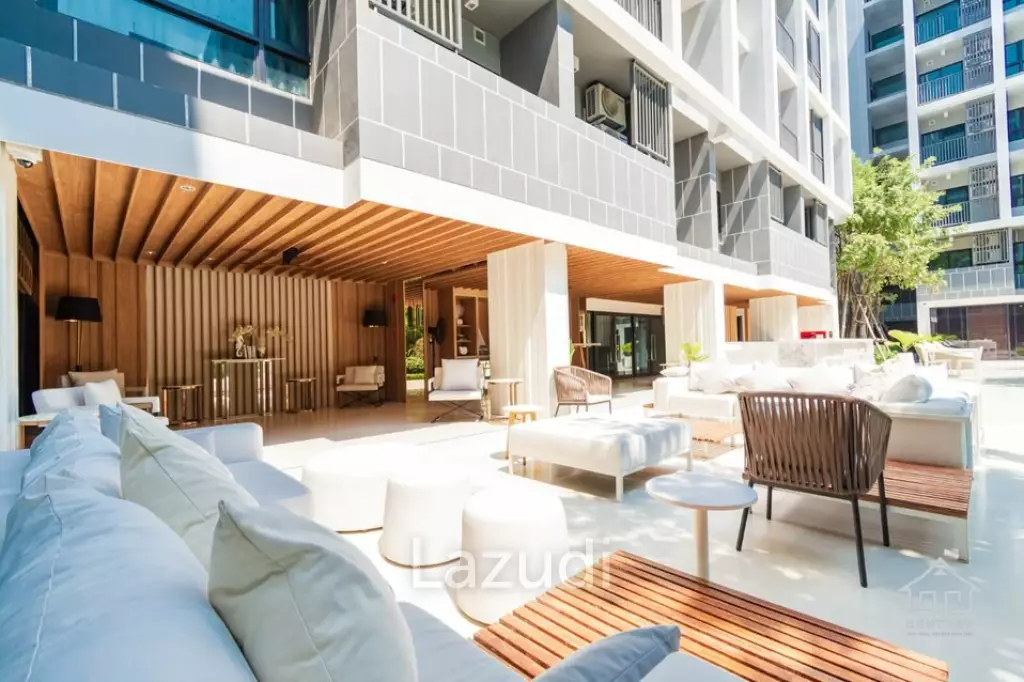 Cozy condo in town and beach