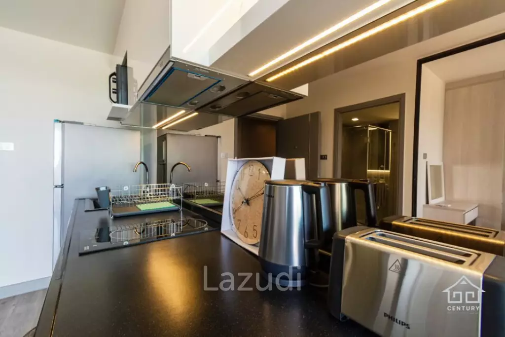 Cozy condo in town and beach