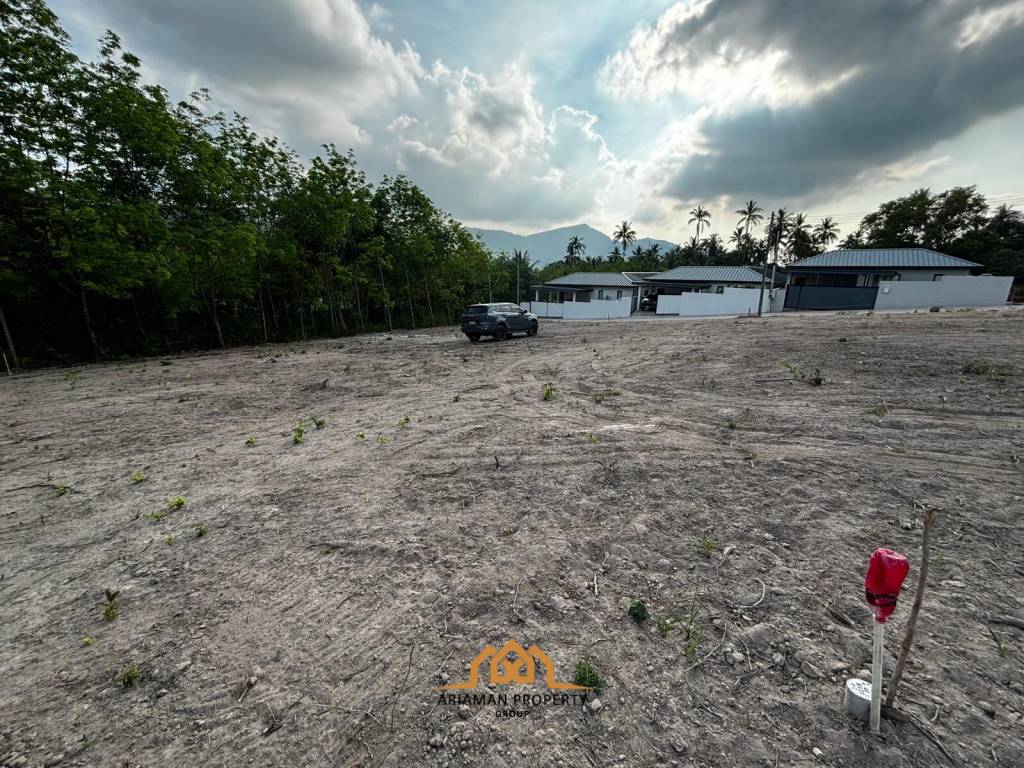 Flat 1Rai (1,600sqm) plot for Sale in Mae Nam, Ko Samui