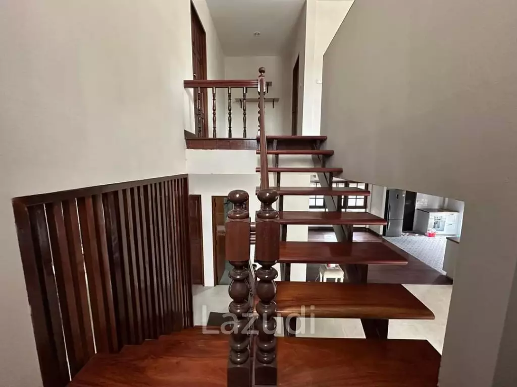 Newly Renovated Modern Home Office for rent in Srinakarin 38