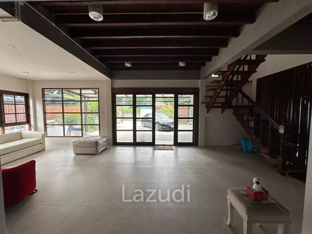 Newly Renovated Modern Home Office for rent in Srinakarin 38