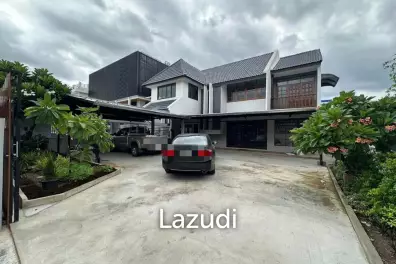Newly Renovated Modern Home Office for rent in Srinakarin 38