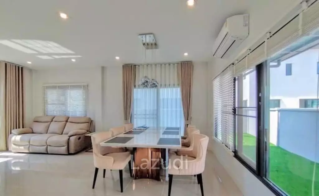 3 Bed 4 Bath 184 SQ.M Grande Pleno Sukhumvit-Bangna