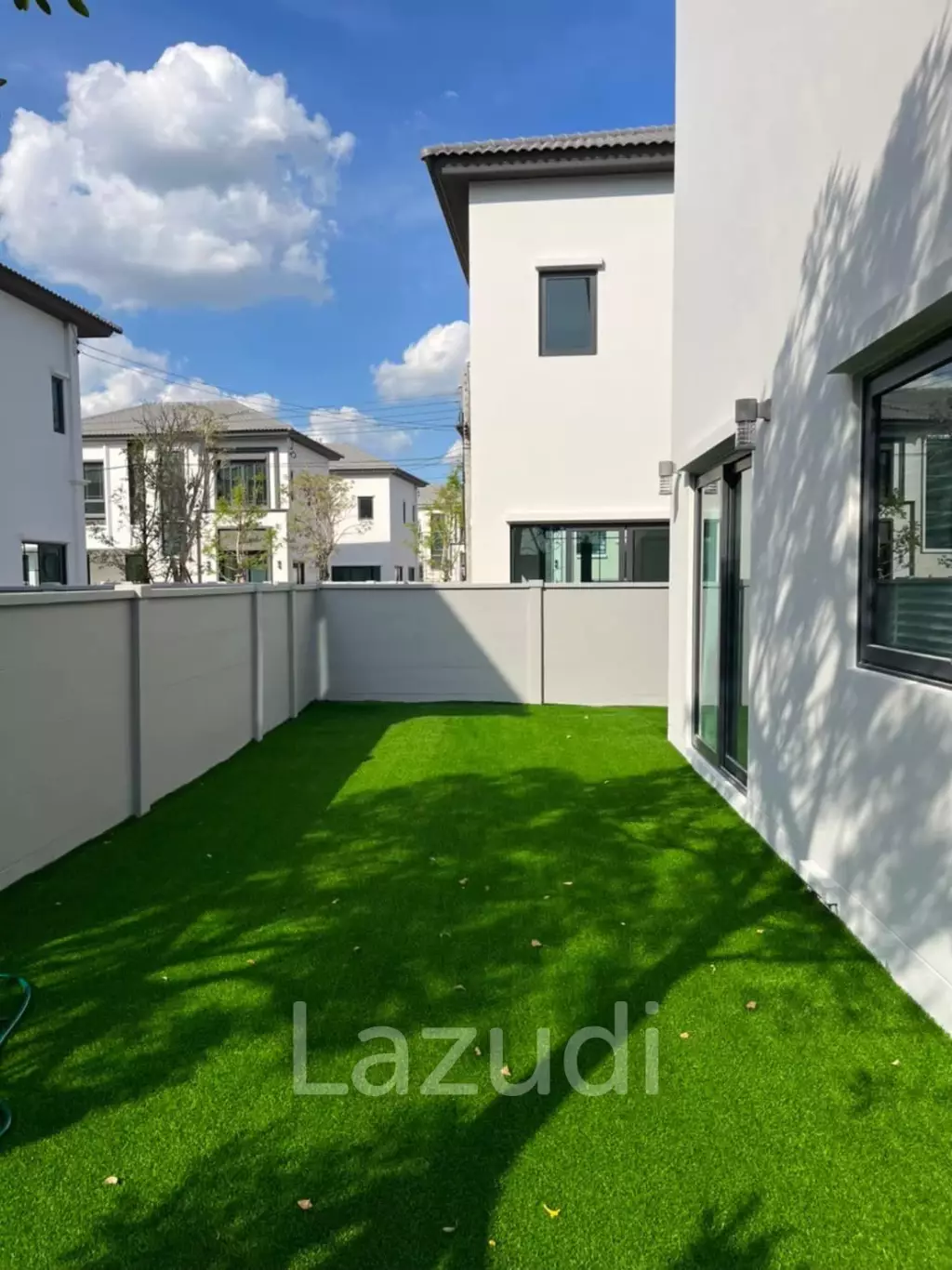 3 Bed 4 Bath 184 SQ.M Grande Pleno Sukhumvit-Bangna