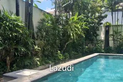 STRATEGIC CORNER VILLA WITH SPACIOUS GARDEN IN JIMBARAN
