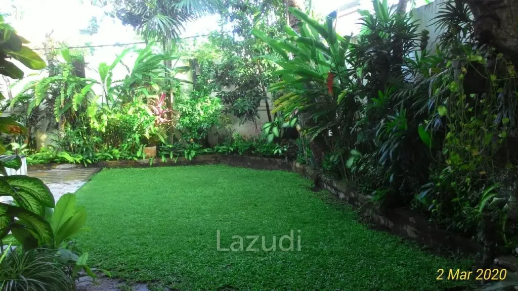 STRATEGIC CORNER VILLA WITH SPACIOUS GARDEN IN JIMBARAN