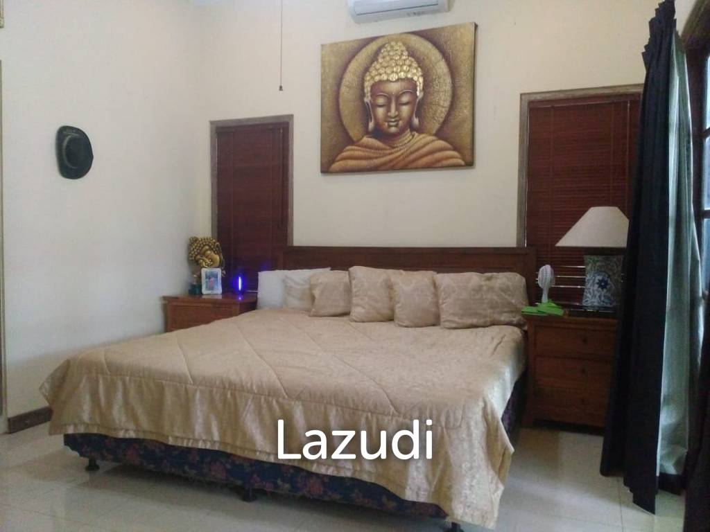 STRATEGIC CORNER VILLA WITH SPACIOUS GARDEN IN JIMBARAN