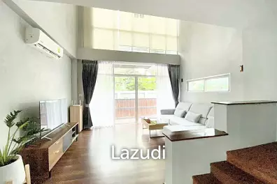3 Bed 3 Bath 300 SQ.M House in sukhumvit 49
