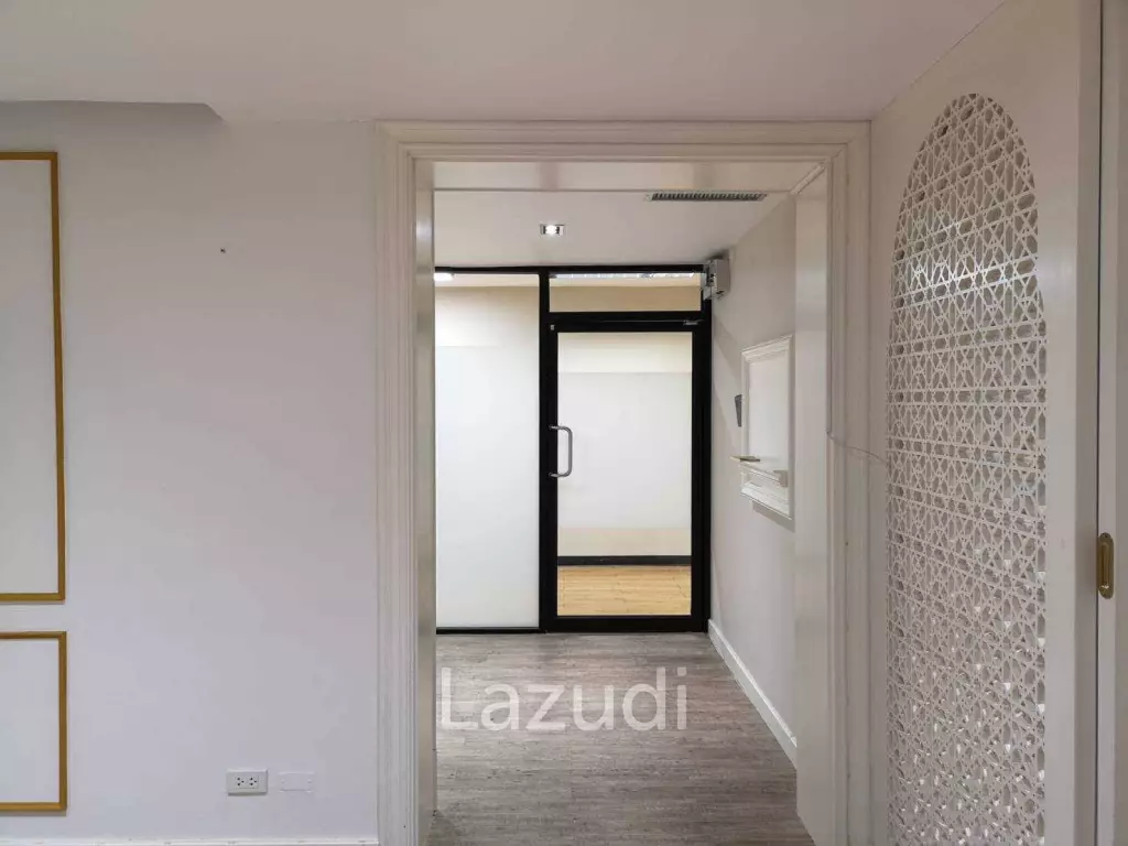 Ultra Premium Fully Fitted Office for rent in Asoke