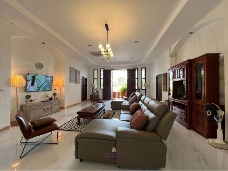 4-Bedroom Villa 2 Mins From Rawai Beach For Rent