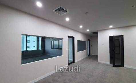 Premium Office Space for Sale in Huaykwang