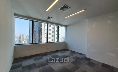 Premium Office Space for Sale in Huaykwang