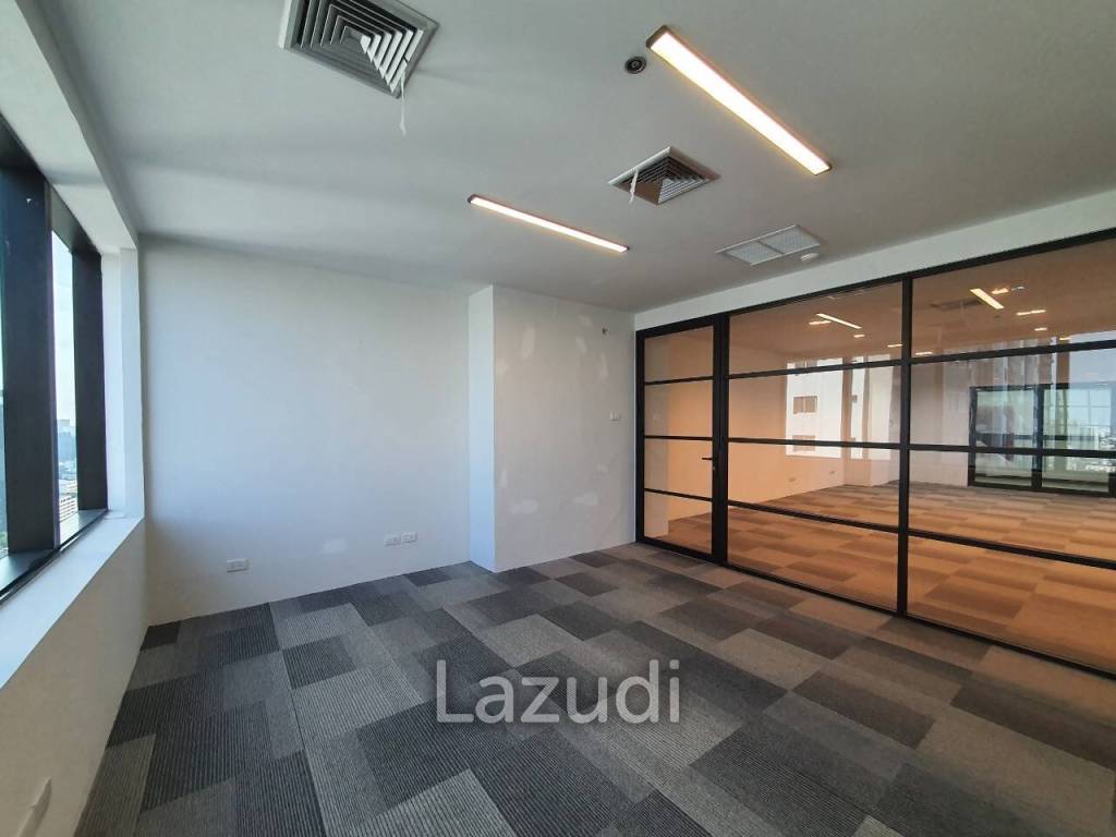 Premium Office Space for Sale in Huaykwang
