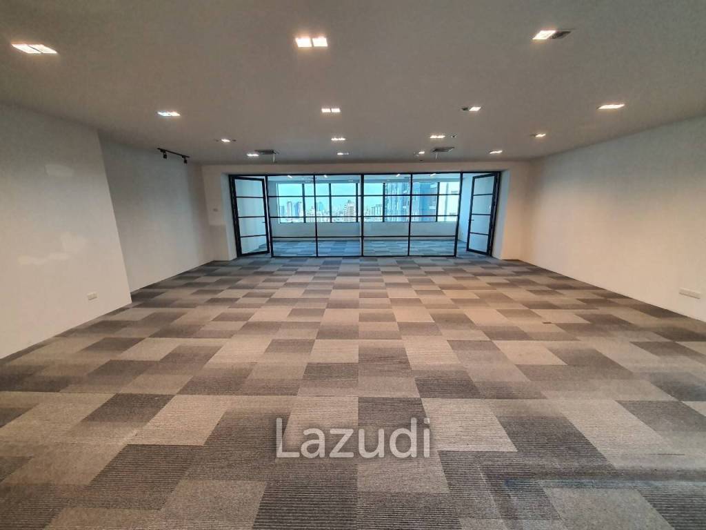 Premium Office Space for Sale in Huaykwang