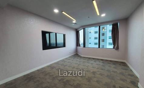 Premium Office Space for Sale in Huaykwang