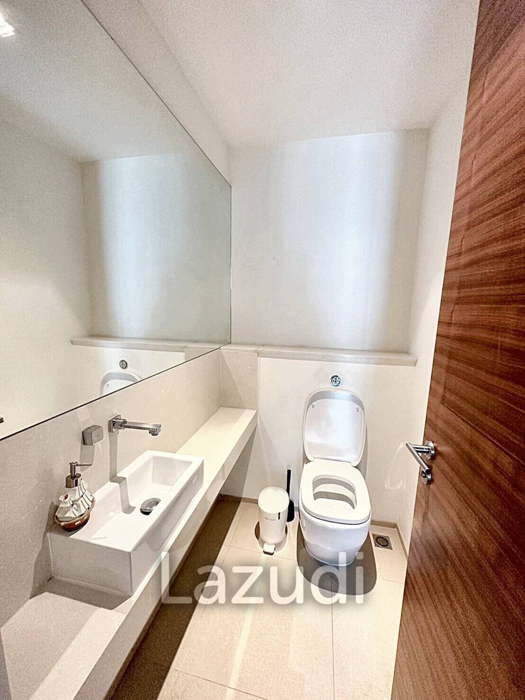 2 bed 2 bath Condo 132 SQ.M The River