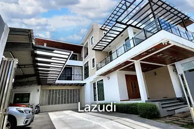 9 Bed 1,896 SQ.M House for sale Soi Punnawithi 27
