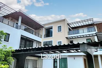 9 Bed 1,896 SQ.M House for sale Soi Punnawithi 27