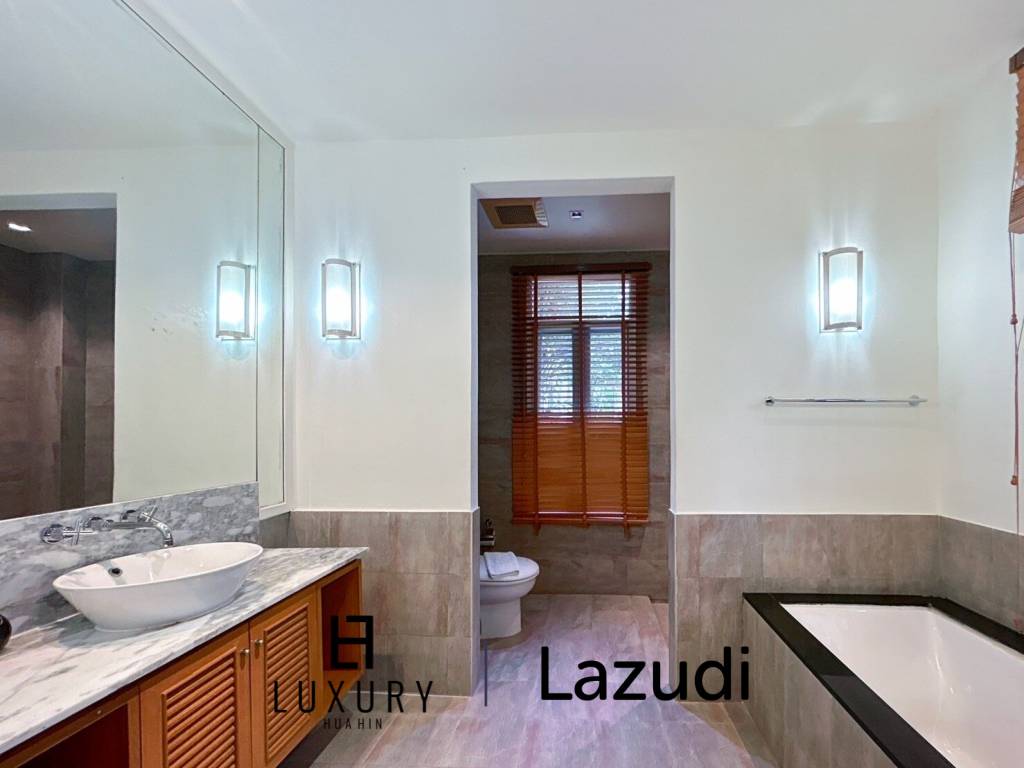 Blue Lagoon: 2 Bed 2 Bath Pool Access Condo