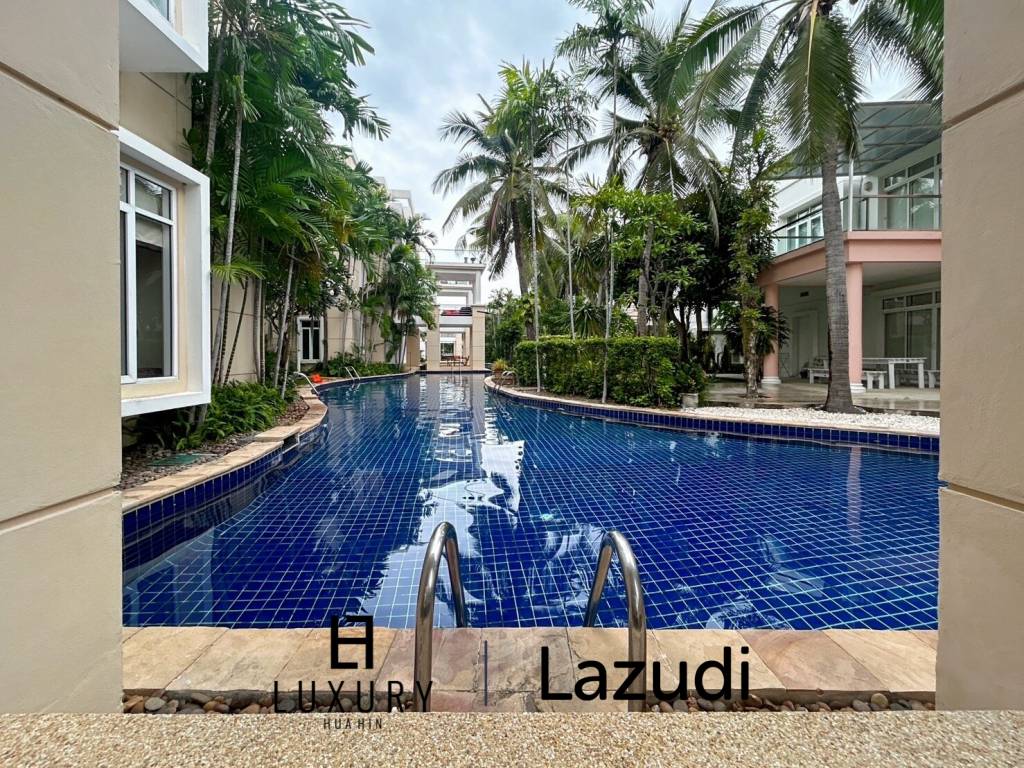 Blue Lagoon: 2 Bed 2 Bath Pool Access Condo