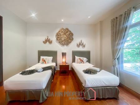 Blue Lagoon: 2 Bed 2 Bath Pool View Condo