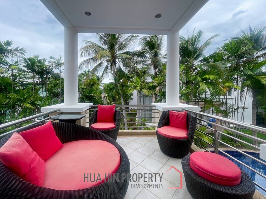 Blue Lagoon: 2 Bed 2 Bath Pool View Condo