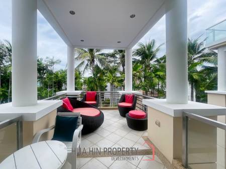 Blue Lagoon: 2 Bed 2 Bath Pool View Condo