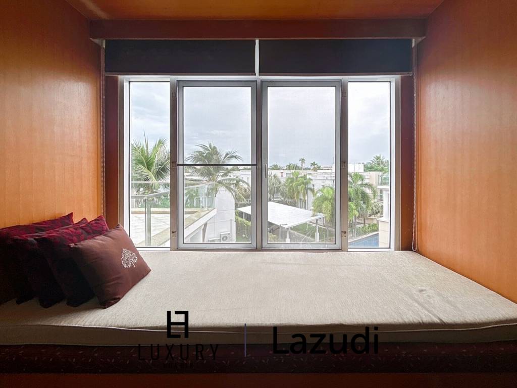 Blue Lagoon: 2 Bedroom Condo With Pool And Mountain Views