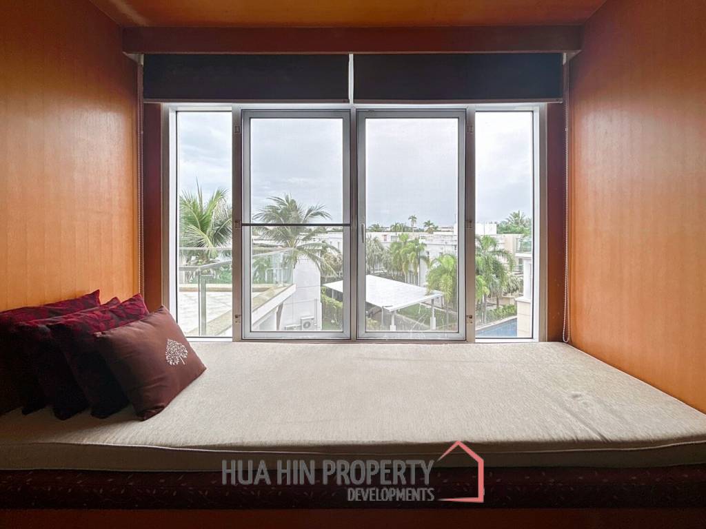 Blue Lagoon: 2 Bedroom Condo With Pool And Mountain Views
