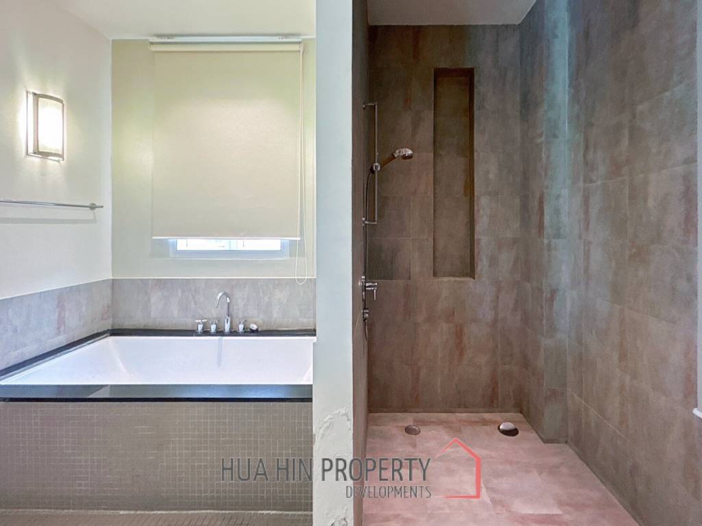 Blue Lagoon: 2 Bedroom Condo With Pool And Mountain Views