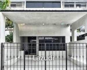 3 Bed 4 Bath 320 SQ.M Townhouse in Chong Nonsi
