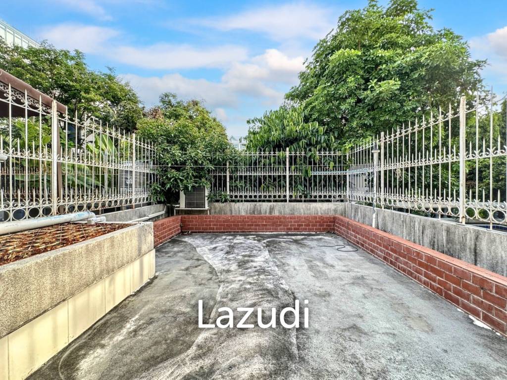 3 Bed 4 Bath 320 SQ.M Townhouse in Yenakart
