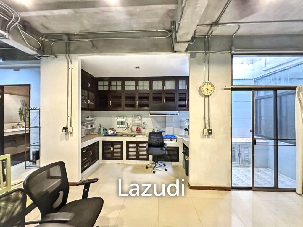 3 Bed 4 Bath 320 SQ.M Townhouse in Yenakart