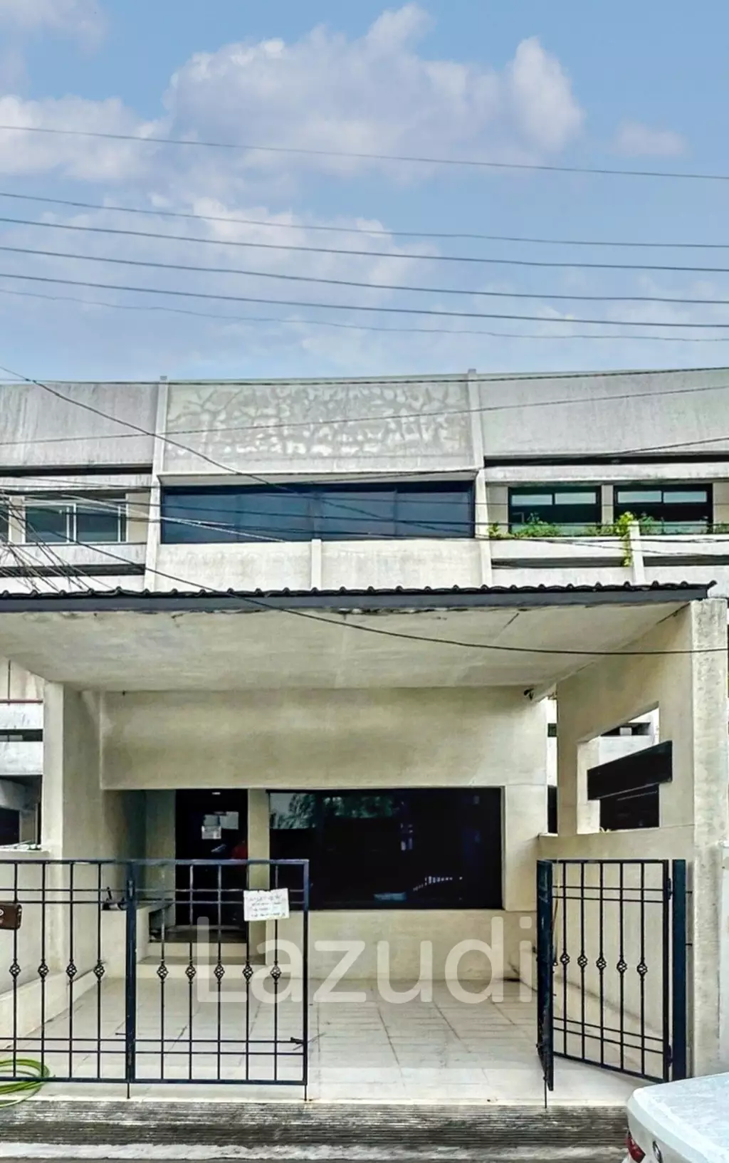 3 Bed 4 Bath 320 SQ.M Townhouse in Yenakart