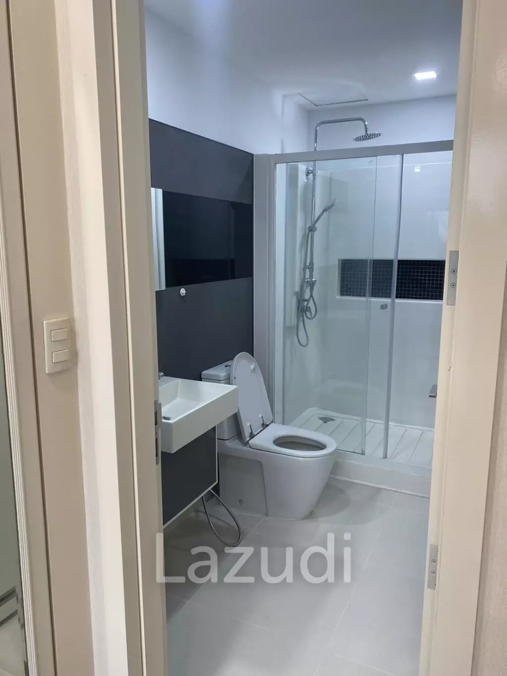 2 Bed 2 Bath 75 SQ.M The Room Sukhumvit 62