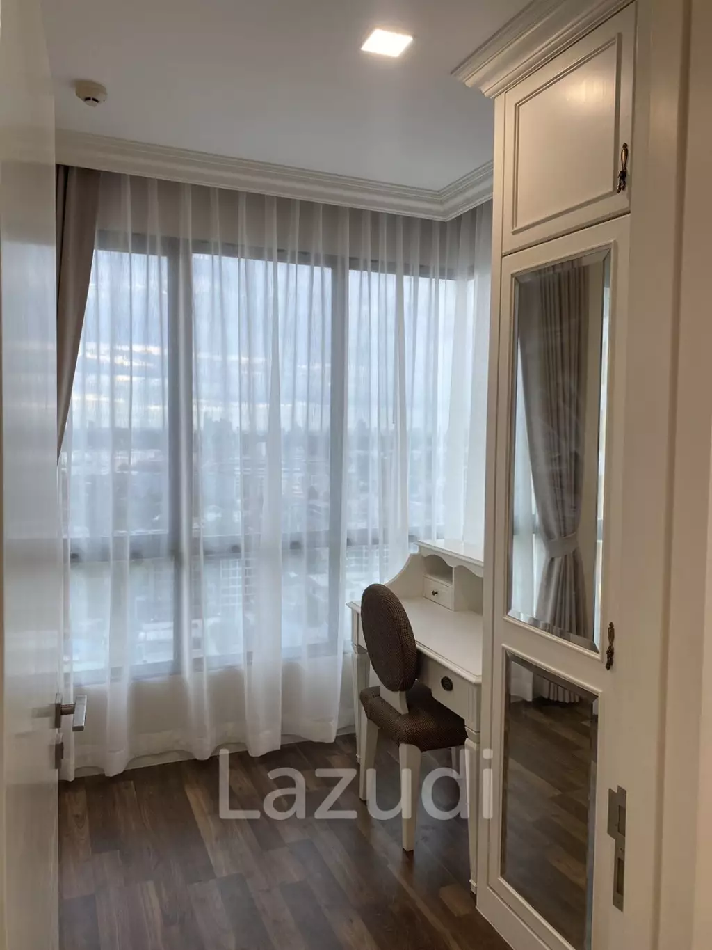 2 Bed 2 Bath 75 SQ.M The Room Sukhumvit 62