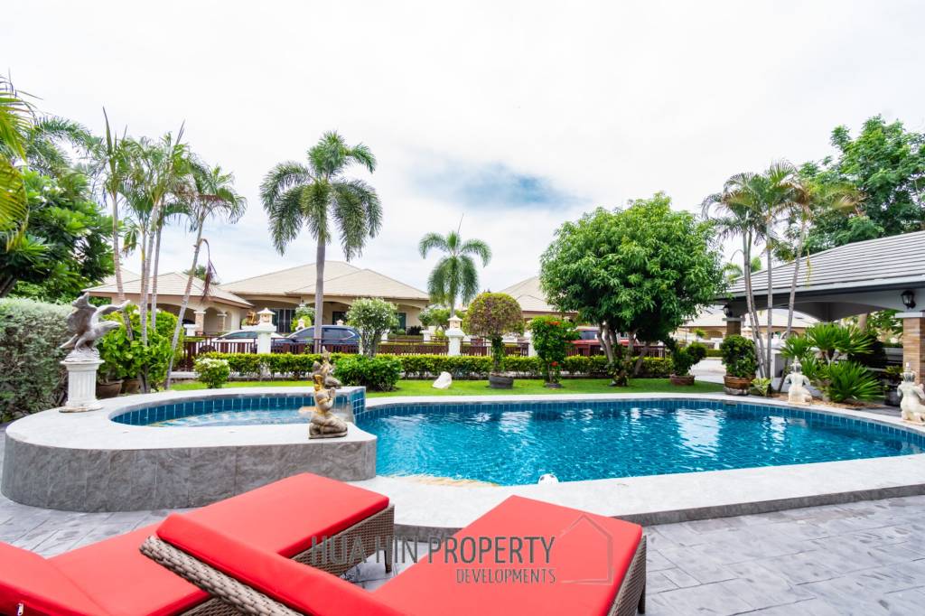 Luxury 3/4 bed pool villa close to Cha'am beach