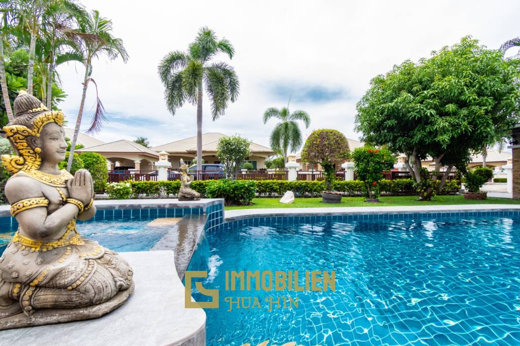 Luxury 3/4 bed pool villa close to Cha'am beach