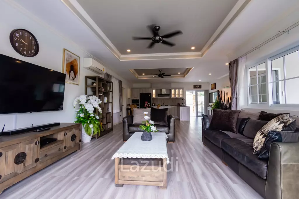 Luxury 3/4 bed pool villa close to Cha'am beach