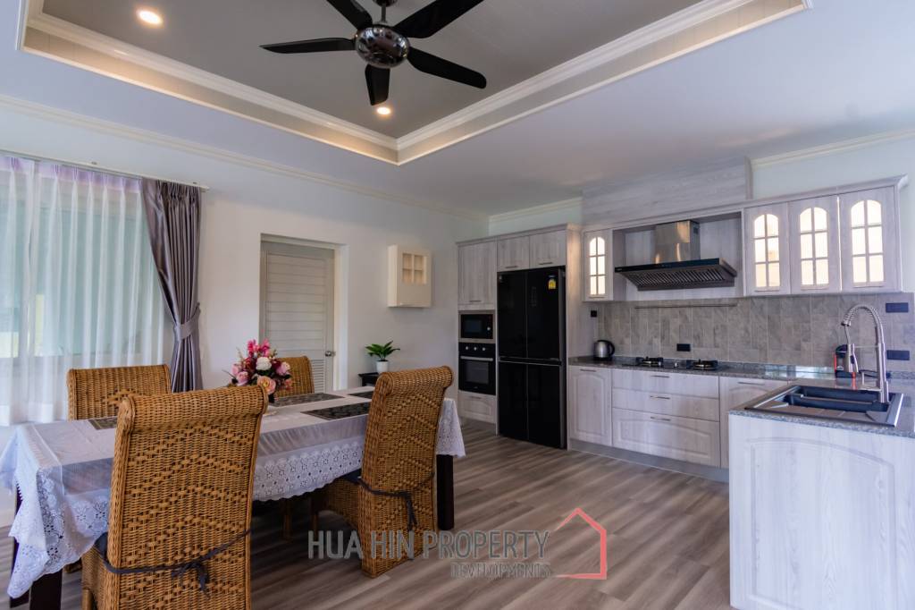 Luxury 3/4 bed pool villa close to Cha'am beach