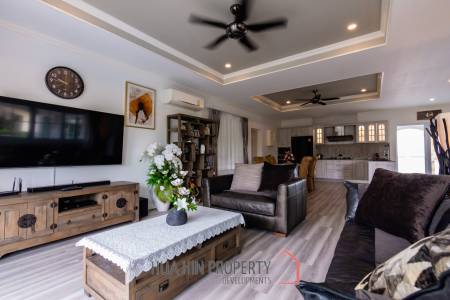 Luxury 3/4 bed pool villa close to Cha'am beach