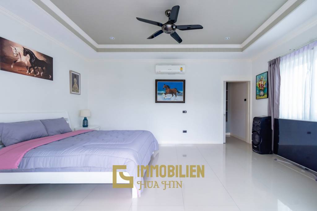 Luxury 3/4 bed pool villa close to Cha'am beach