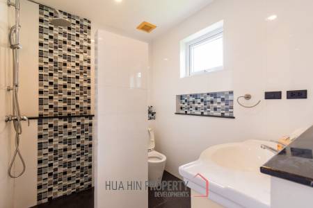 Luxury 3/4 bed pool villa close to Cha'am beach