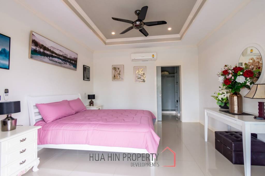 Luxury 3/4 bed pool villa close to Cha'am beach