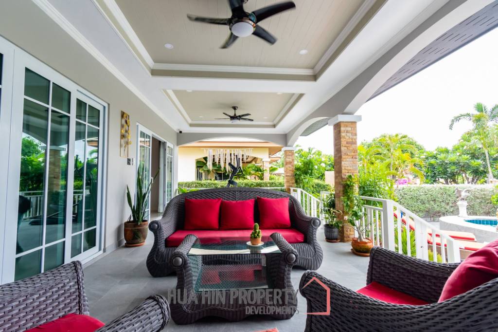 Luxury 3/4 bed pool villa close to Cha'am beach
