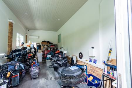 Luxury 3/4 bed pool villa close to Cha'am beach