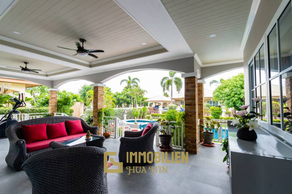 Luxury 3/4 bed pool villa close to Cha'am beach